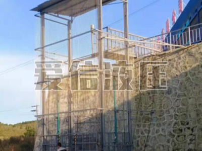 導軌式升降平臺